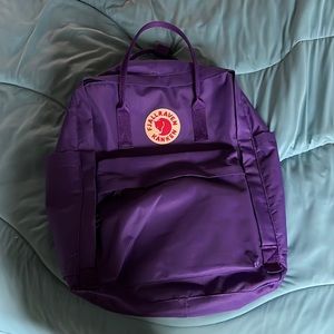 Fjallraven Kanken Backpack stunning purple